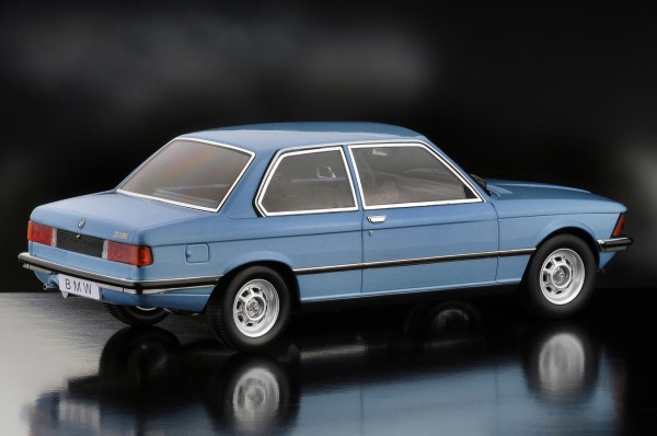 KKScale BMW 318i, metallicblau